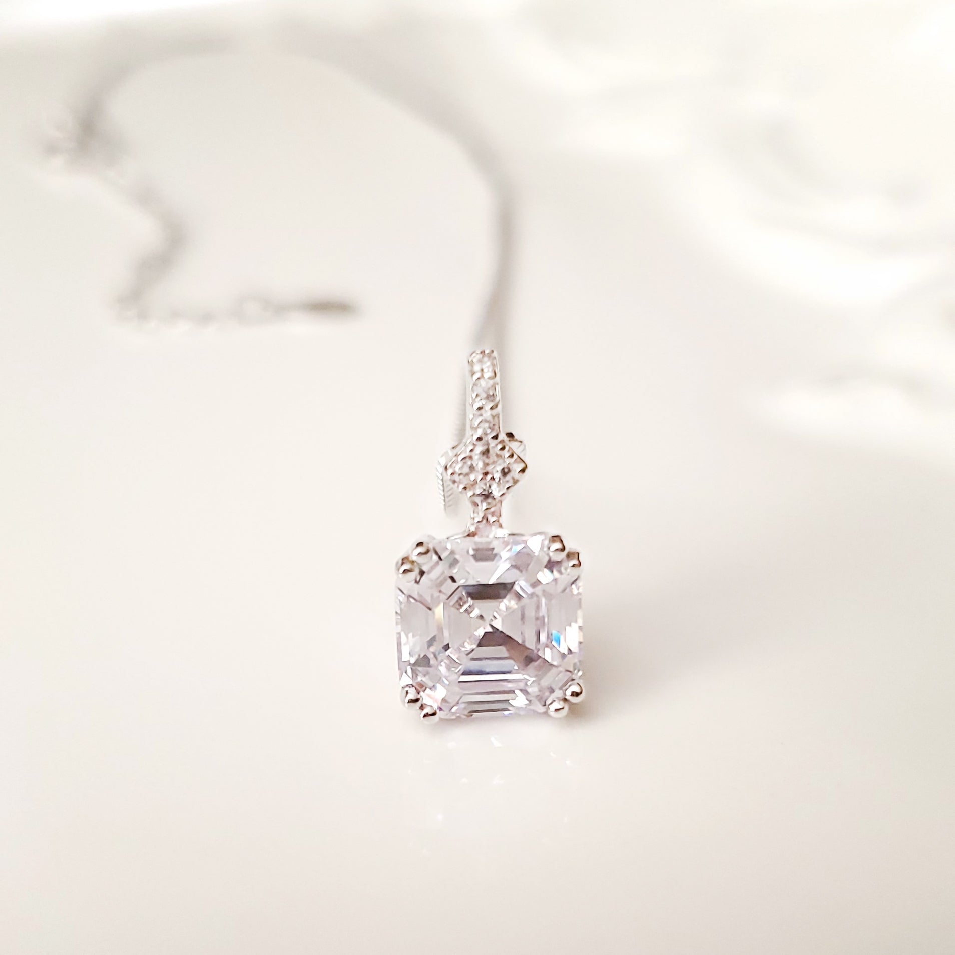 Asscher Cut Lustrous Clear Morganite Gemstone Necklace for Women's